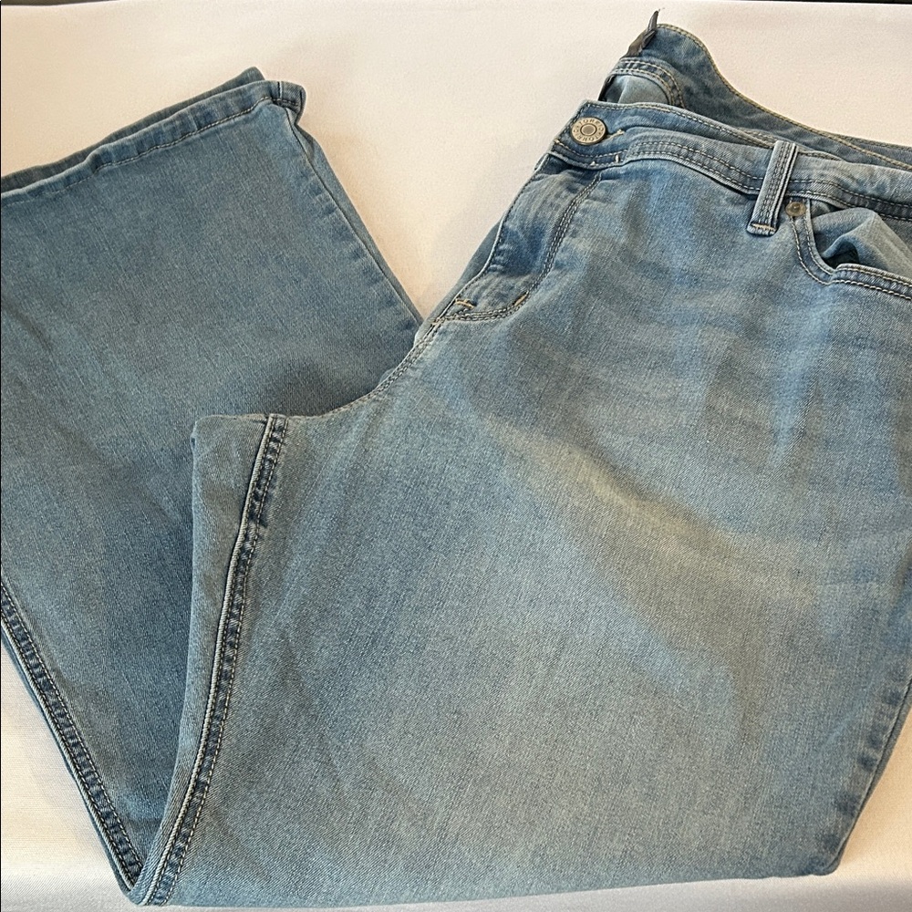 Torrid Light Wash Denim Jeans Slim Boot Super Stretch 20XS in EUC